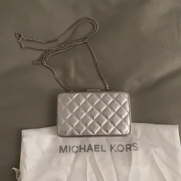 Michael Kors Elsie Quilted Box Clutch Silver - Picture 5 of 7
